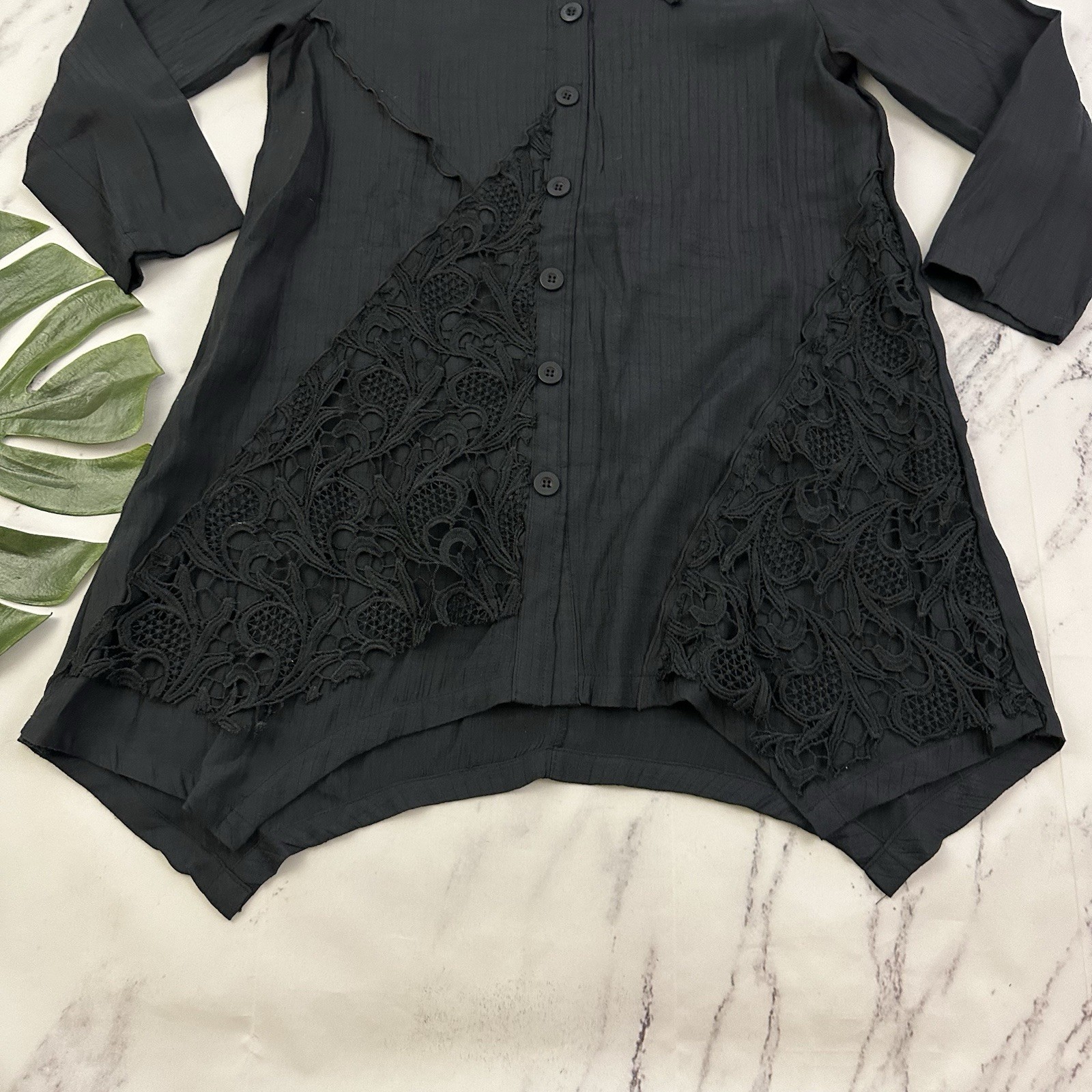 Pretty Angel Womens Tunic Top Size M Black Lace Trim Button Front 3/4 Sleeve