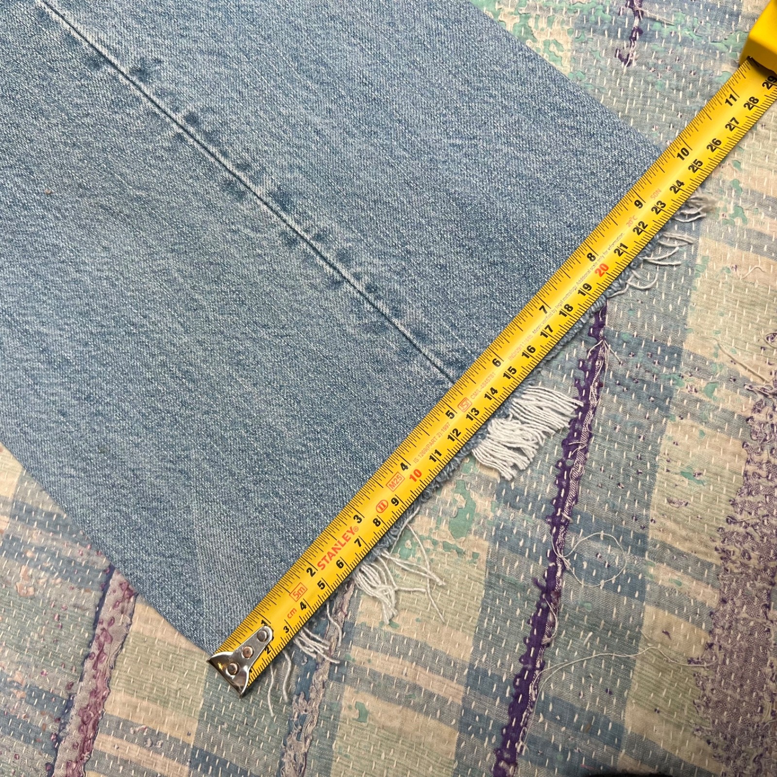 Vintage Levi’s Engineered Twisted Seams Cinch Back Blue Jeans 32×29 CROPPED