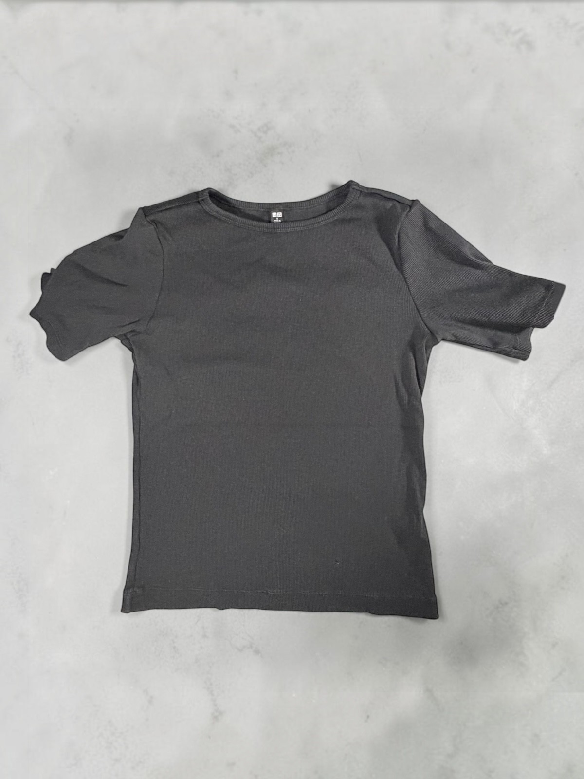 Uniqlo Crew Neck Tee Small Black Minimalist Everyday Basic