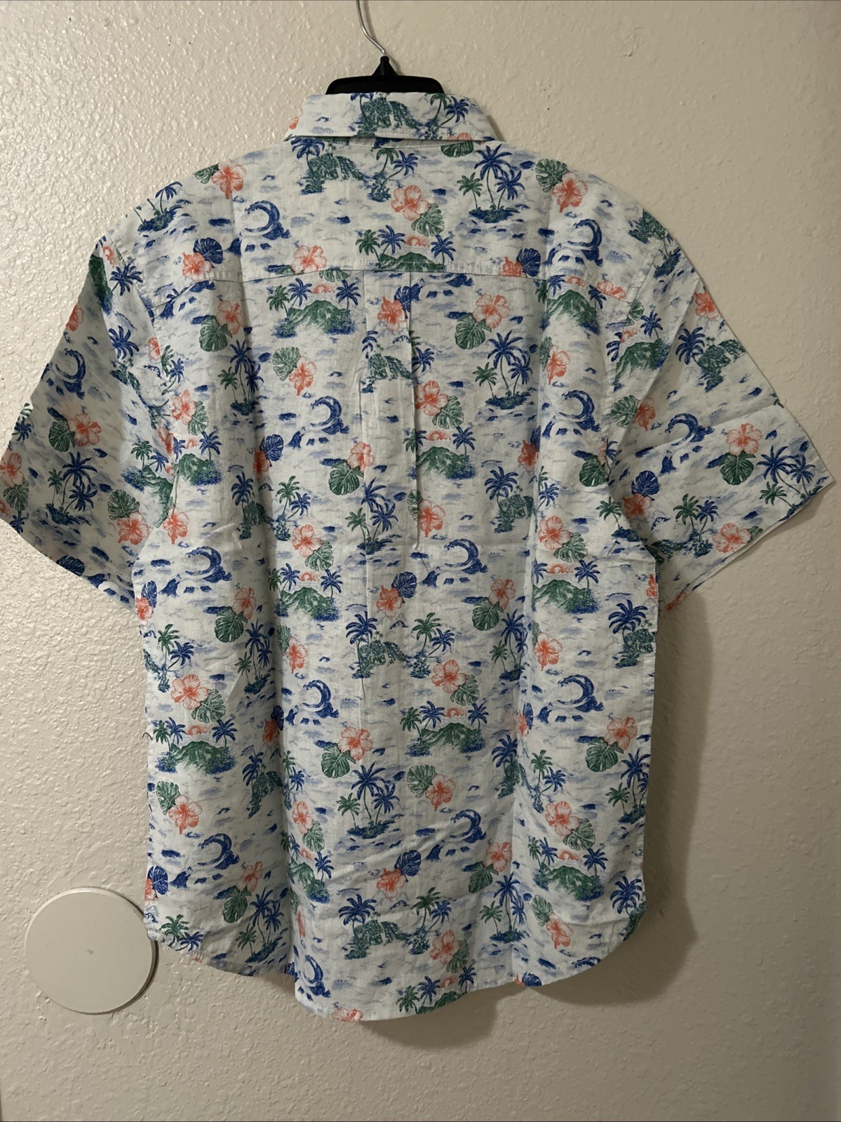 Tommy Bahama Men’s Tropical Hawaiian Shirt Multi Colors Button Down Size M.