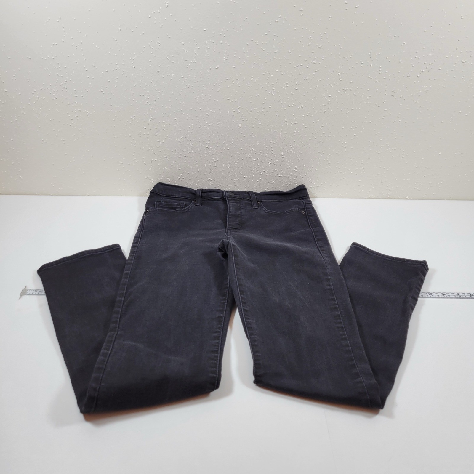 Levi’s 312 Shaping Slim Jeans Womens 29×30 Black Excellent Mid Rise Denim 19627