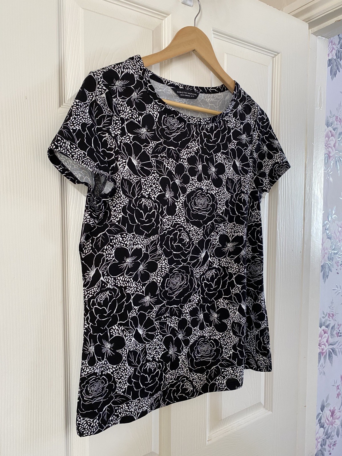 Dorothy Perkins, UK 14, Black Floral Print Summer Top 100% Cotton