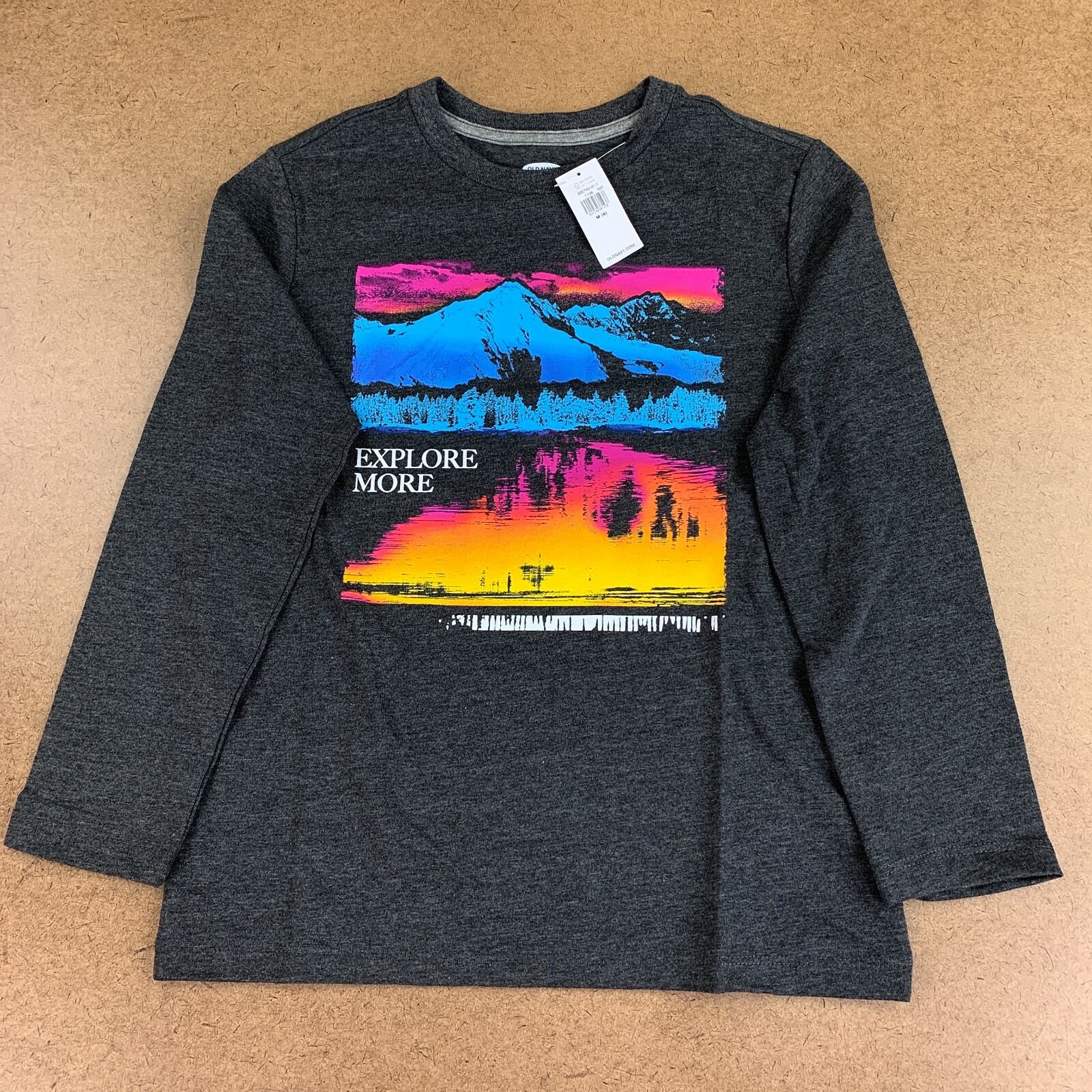 Old Navy Gender-Neutral Size Medium 8 Gray Explore More Long-Sleeve Graphic Tee