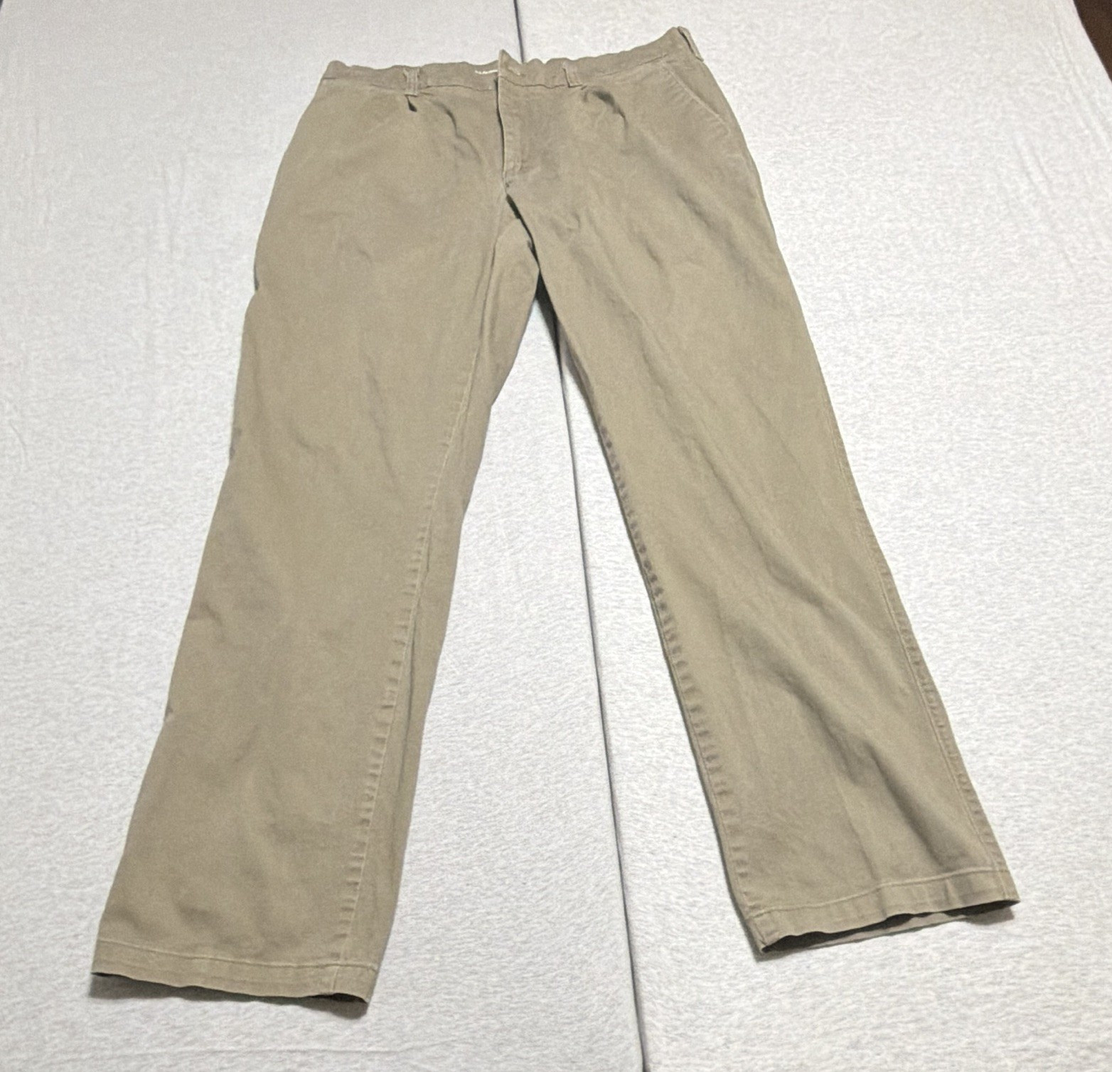 Wrangler Men’s Beige Reatta Casual Pants Relaxed Fit Straight Leg Flat Front 35