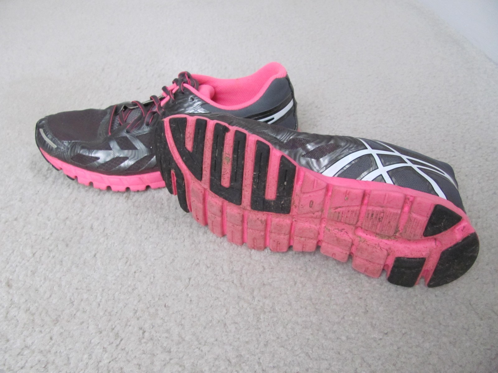 Asics Gel-Lyte33 Women’s Gray and Pink Colored Lightweight Running Shoes Size 9