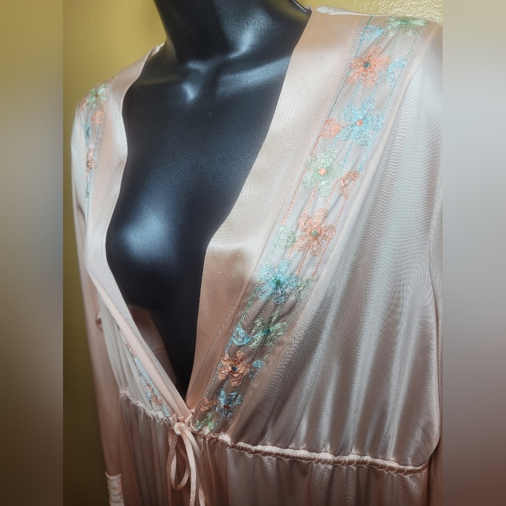 Source Unknown Peach Long Nightgown with Floral Embroidery