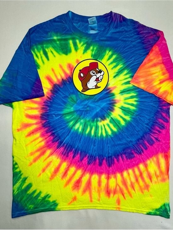 Buc-ee’s Tie-Dye Spiral Tee 1X