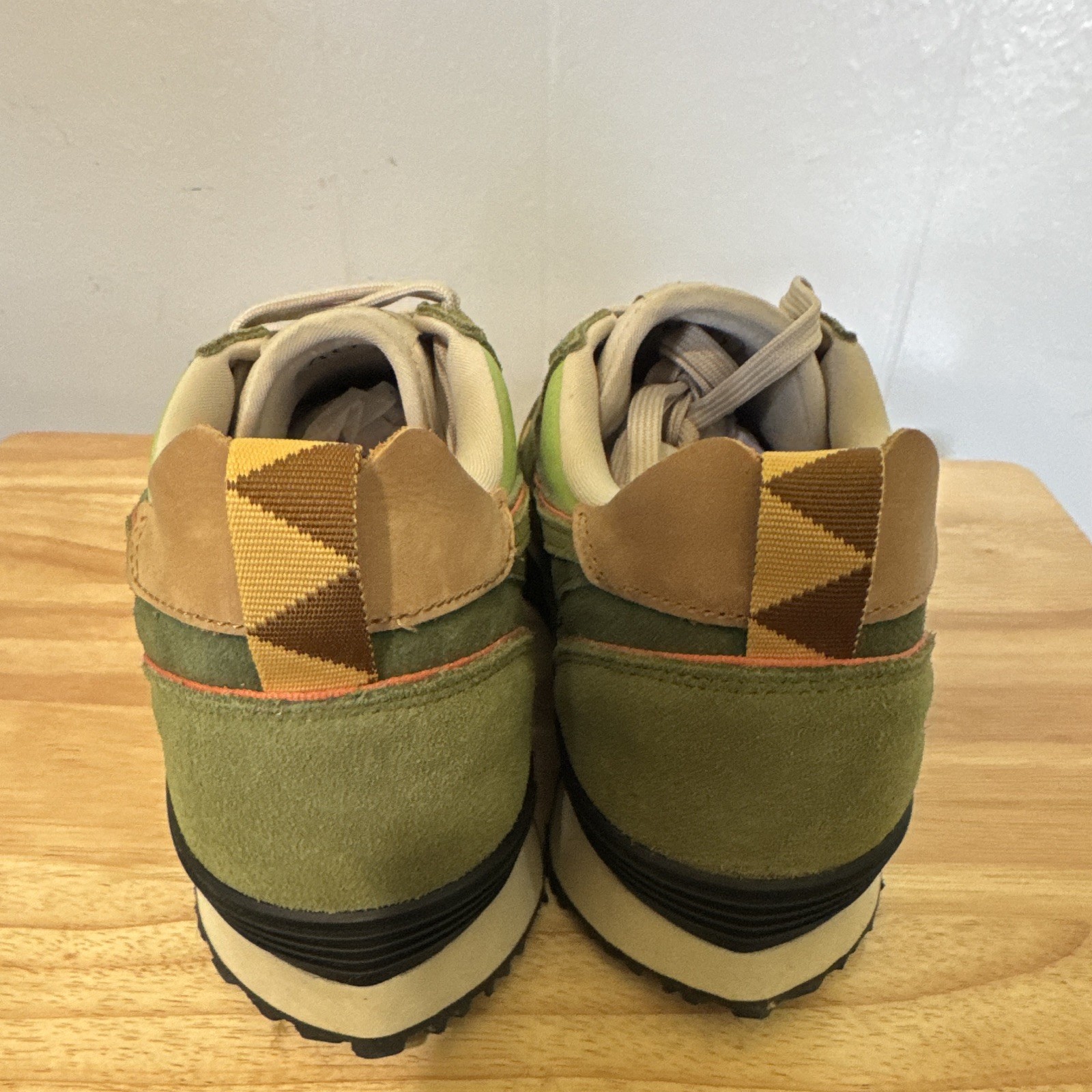 Reebok 10.5 Hunter x Hunter LX2200 Gon Suede Sneakers Green/Tan
