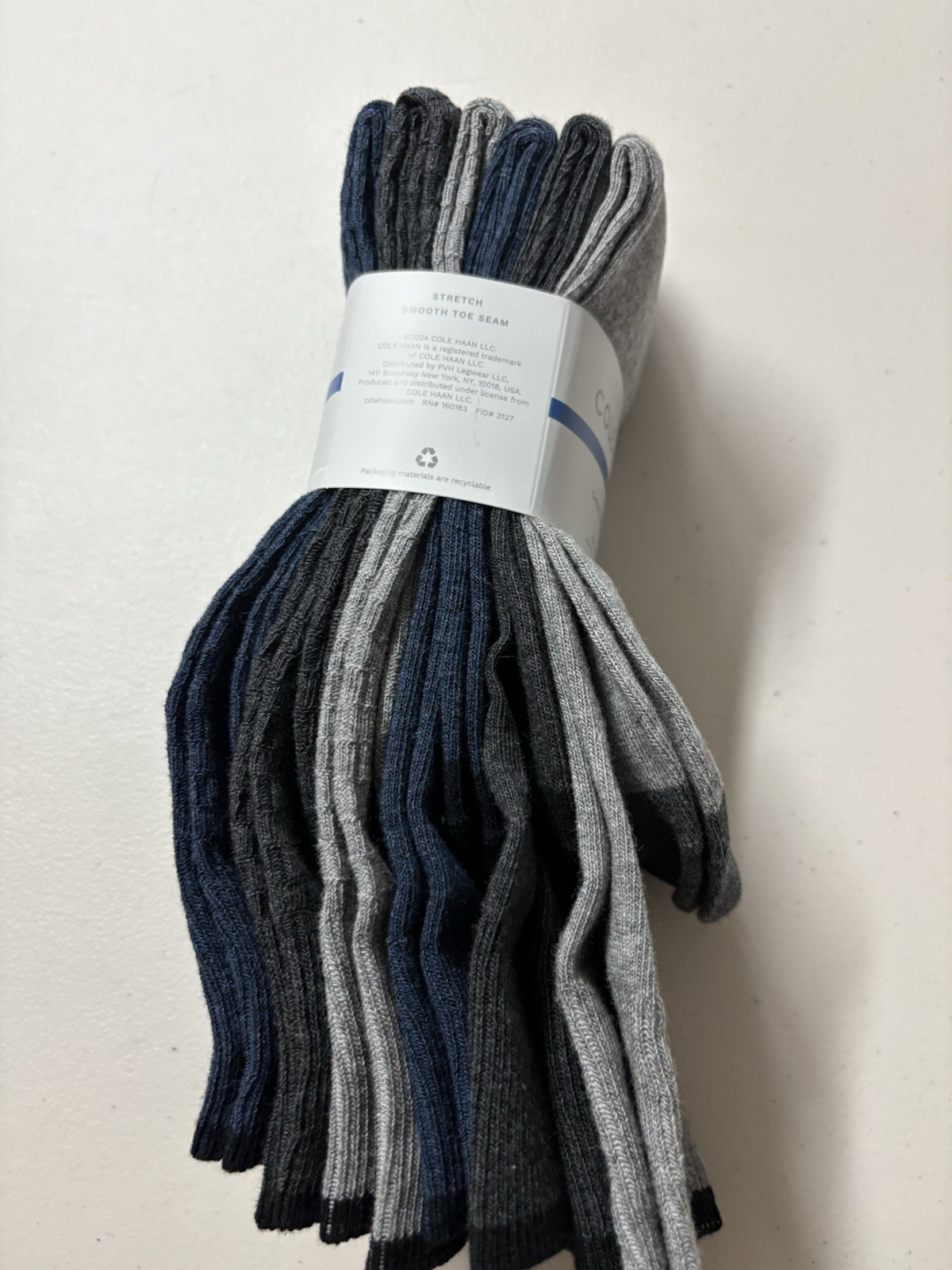 Cole Haan Men’s Casual Dress Socks Black 6 Pairs