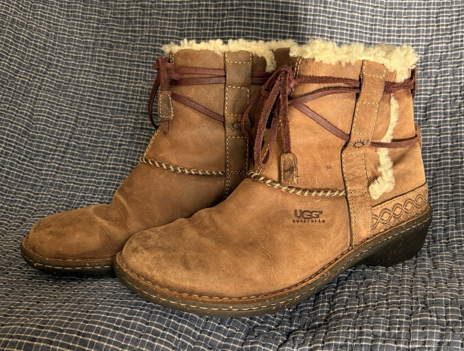 UGG Australia Women’s Size 8 Tan Shearling Ankle Boots Wrap Straps Used