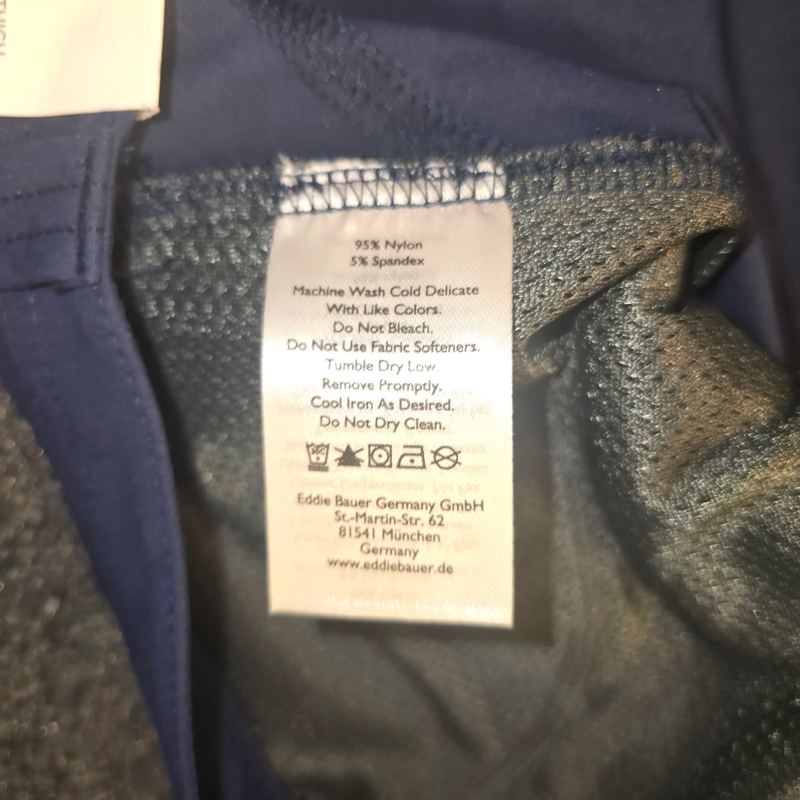 NWT Eddie Bauer Rainier Capri Cargo Pants Womens 24 Blue Stretch Travel Hiking