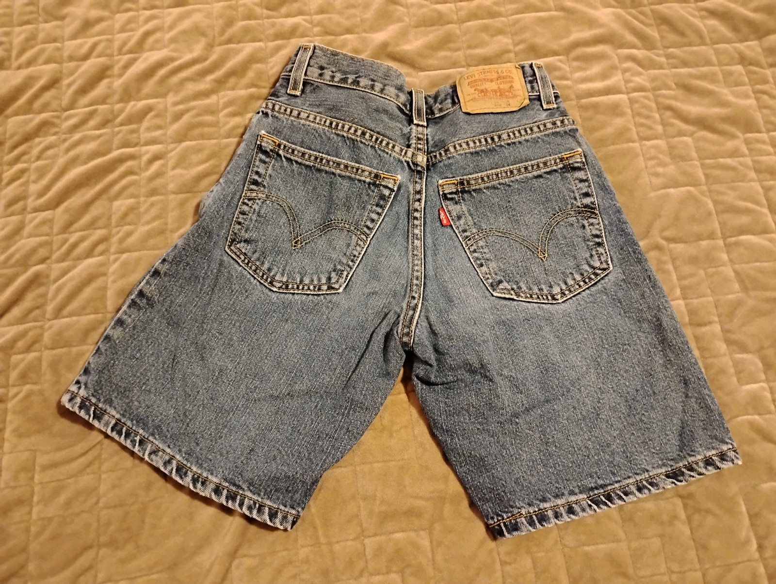 Vintage 90s Boys size 8 Levis 569 Shorts
