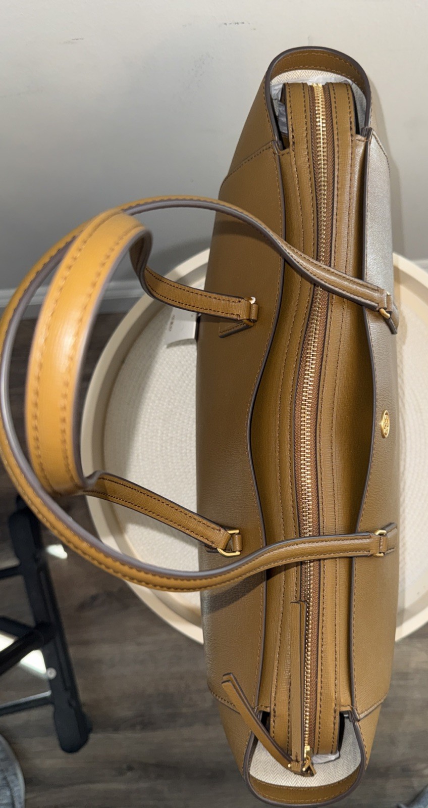 Tory Burch Robinson Tote Pebbled Leather In Bistro Brown – 143240
