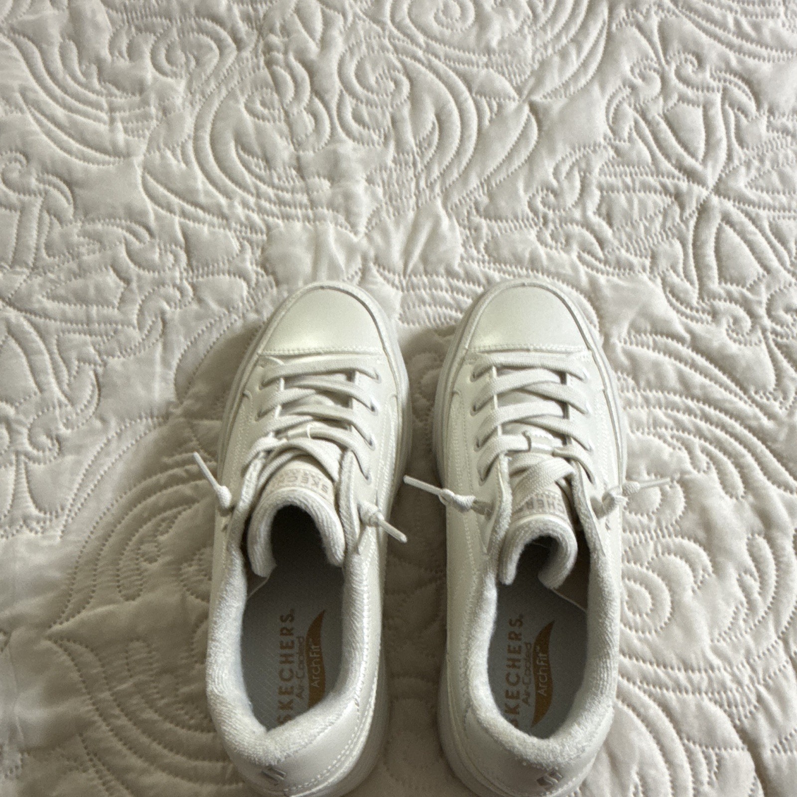 SKECHERS Arch Fit Men’s White Low Top Lace Up Athletic Sneakers