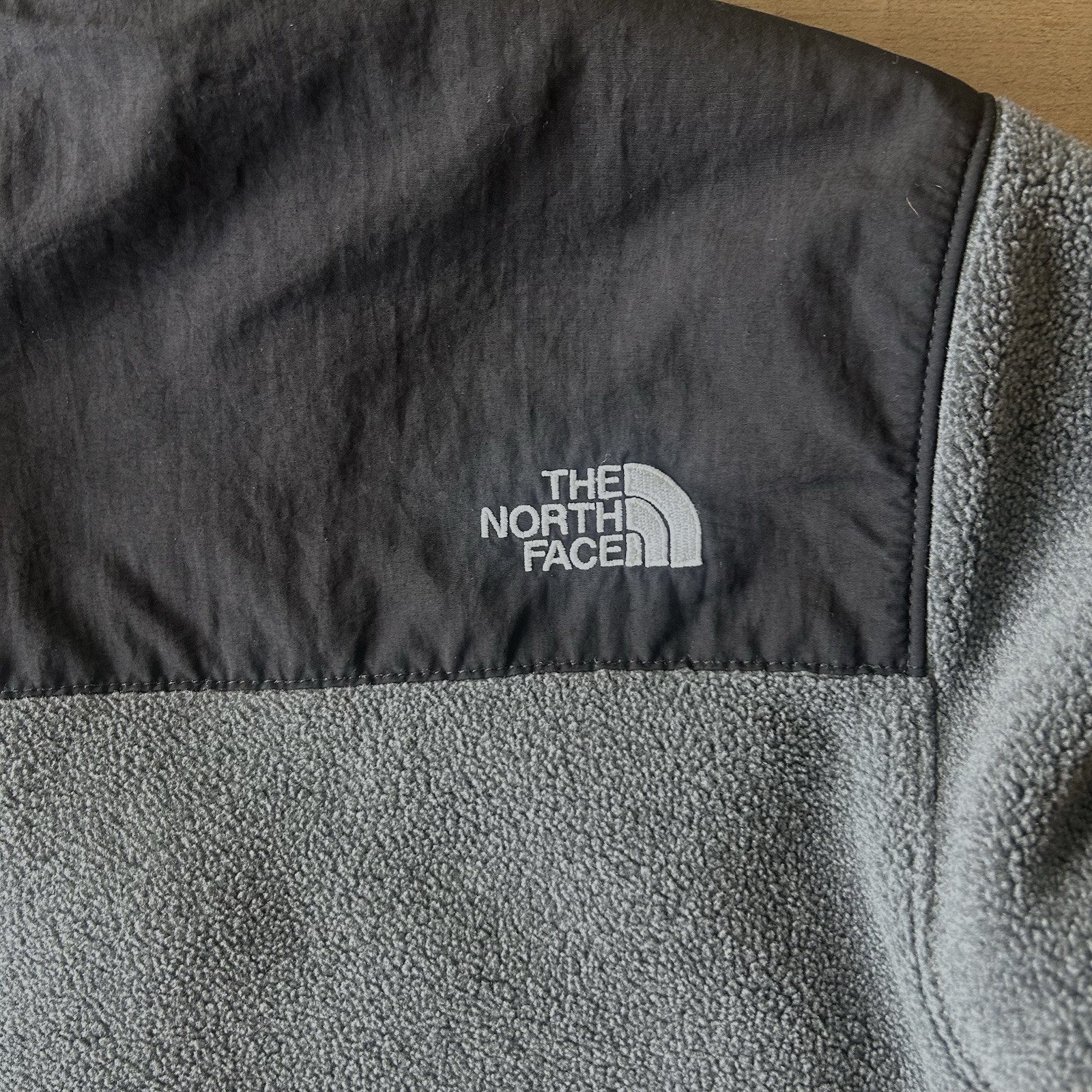 The North Face Denali Polartec Men’s Small Black/Gray Fleece Full Zip Jacket