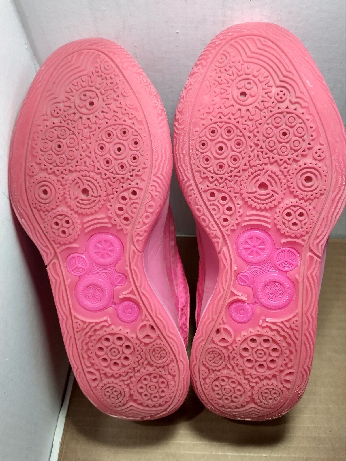 NIKE KD 16 ‘Aunt Pearl’ Pink Sneakers Men’s Size 9 FN4929-600