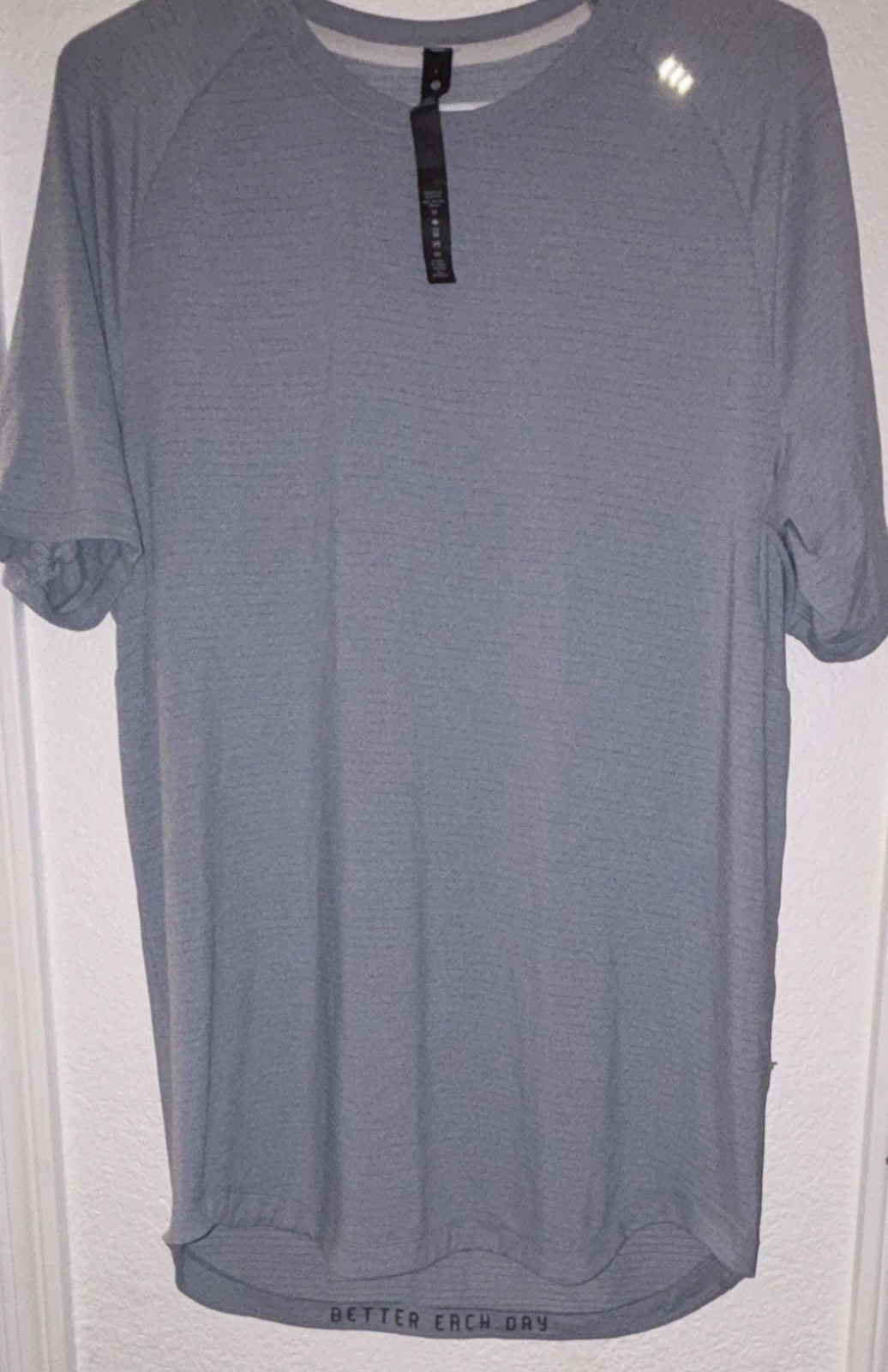 lululemon Men’s Gray L T-Shirt Crew Neck Raglan Lightweight Stretch Logo