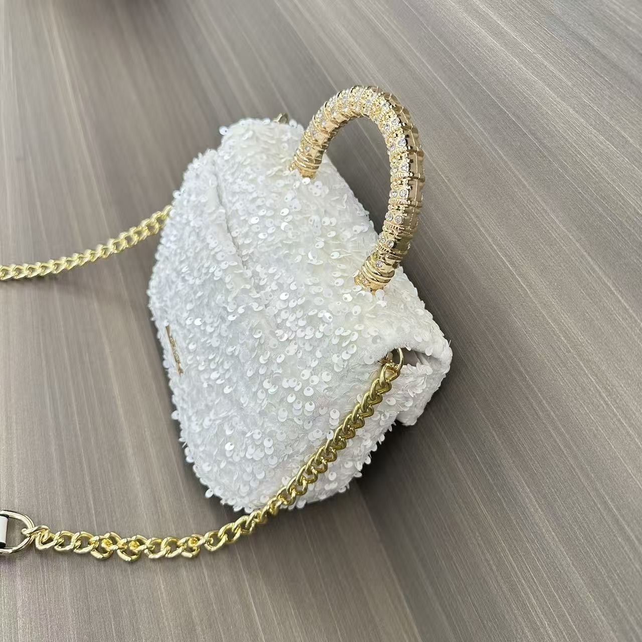 Kurt Geiger London White Sequin Crossbody Crystal Top Handle Eagle 20×8×16 cm