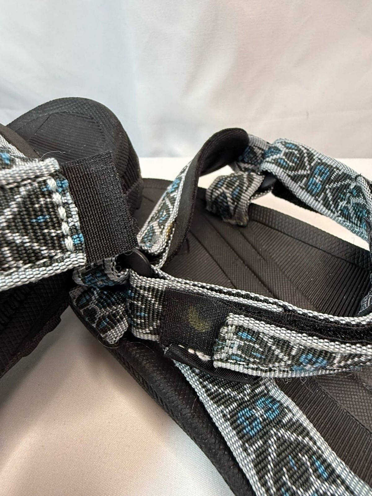 Teva Women’s Size 9W Black Adjustable Sandals w/ Teal Patterned Straps EUC