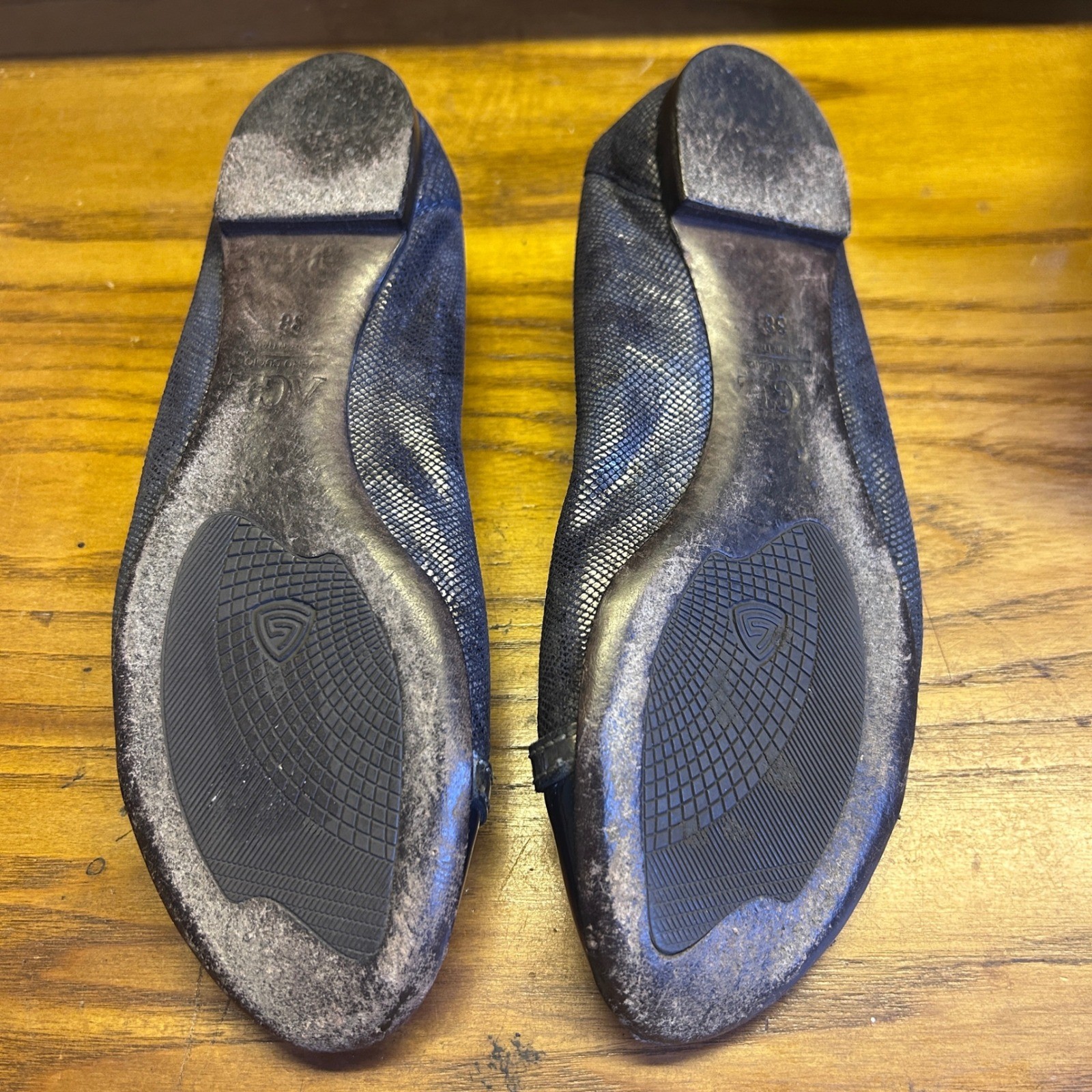AGL Ballet Flats Womens 38 Navy Blue Leather pebble Snakeskin Patent Cap Toe Y2K