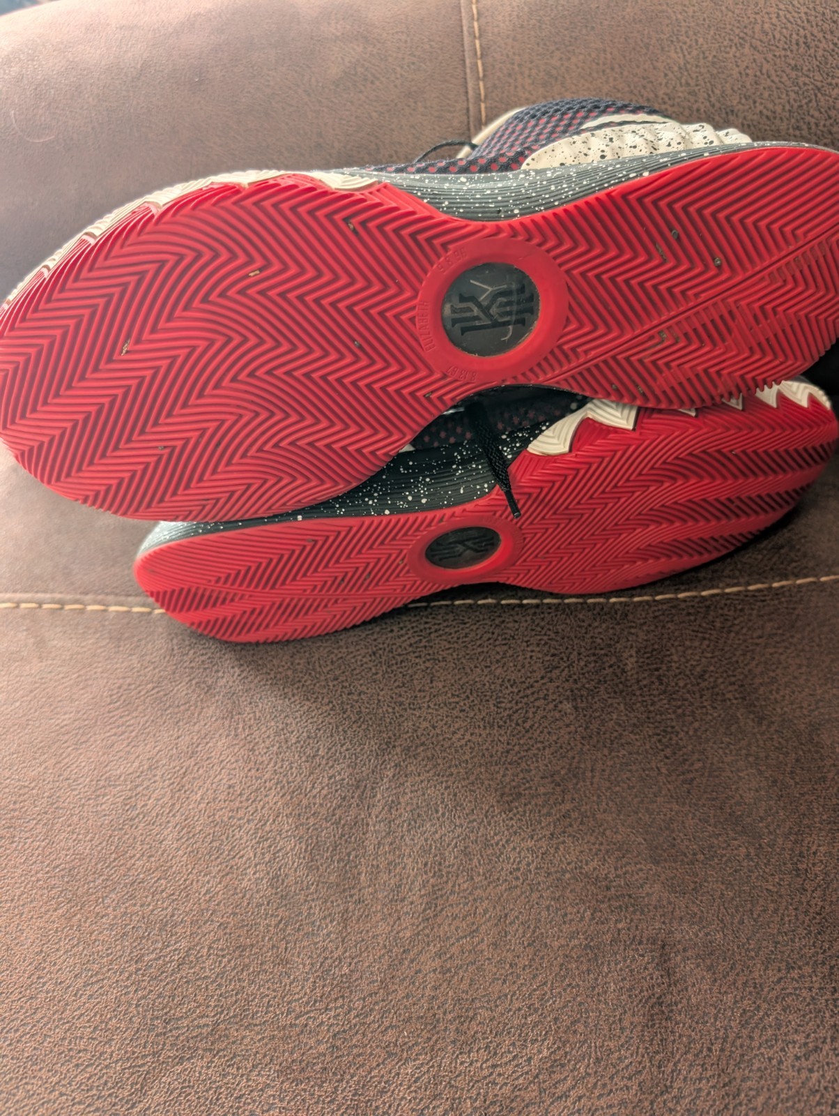 Nike Kyrie 1(Venom )Men’s Basketball Shoes Size 11.5
