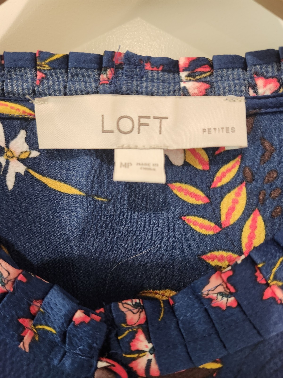 LOFT Women’s Petite Medium Satin Wildflower Shift Dress Navy Blue Multi-Color