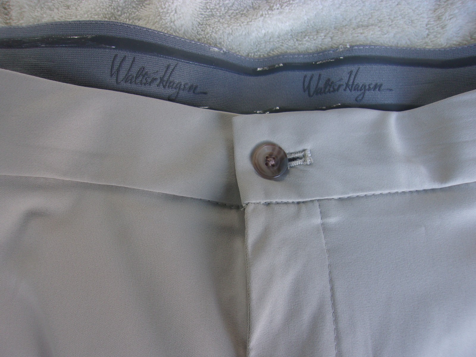 NWT Walter Hagen Golf shorts, mens 44, 46 48, 50, 10 in. ins., $75, khaki, poly.