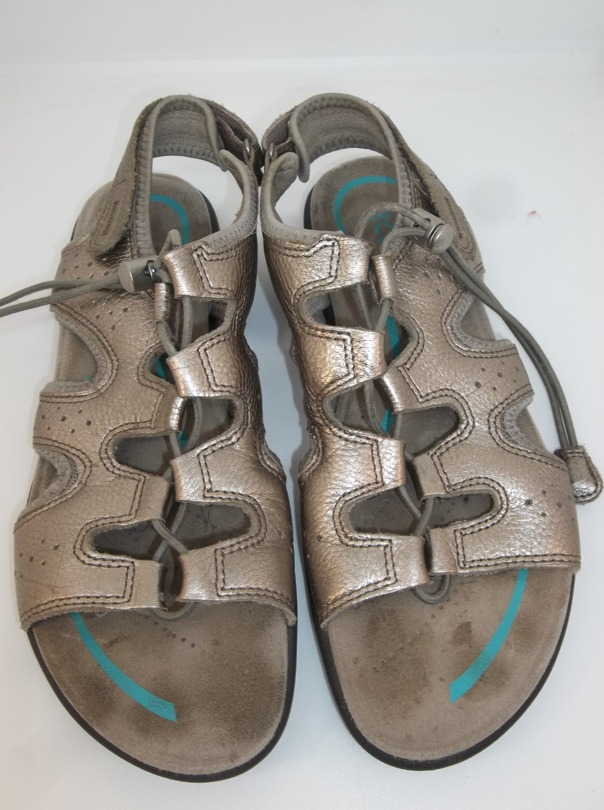 ECCO WOMENS SILVER METALLIC BLUMA TOGGLE GLADIATOR SANDAL SIZE 8 LEATHER