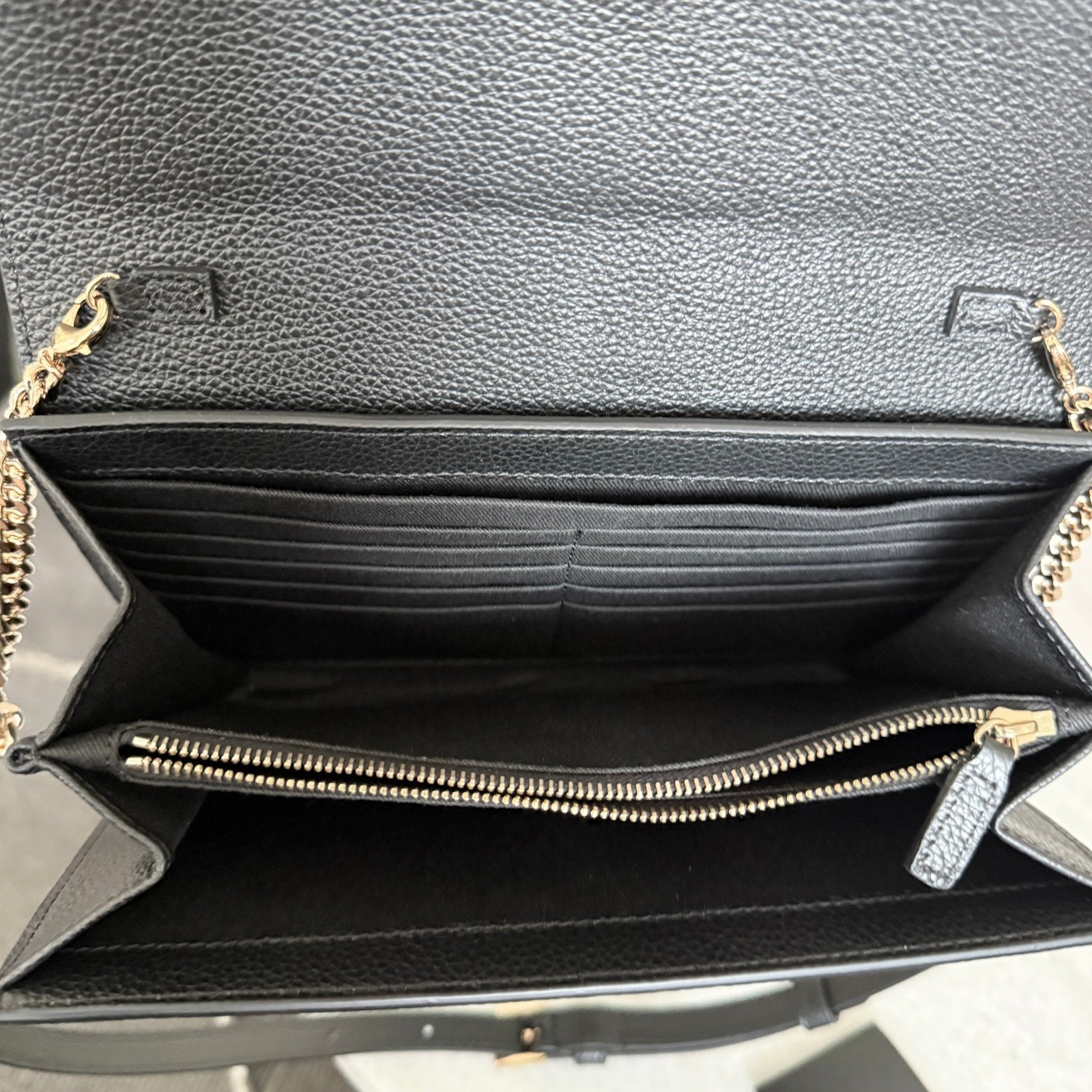 Versace Virtus Wallet on Chain Black Vitello Leather Bag 1006264 Nero-Oro