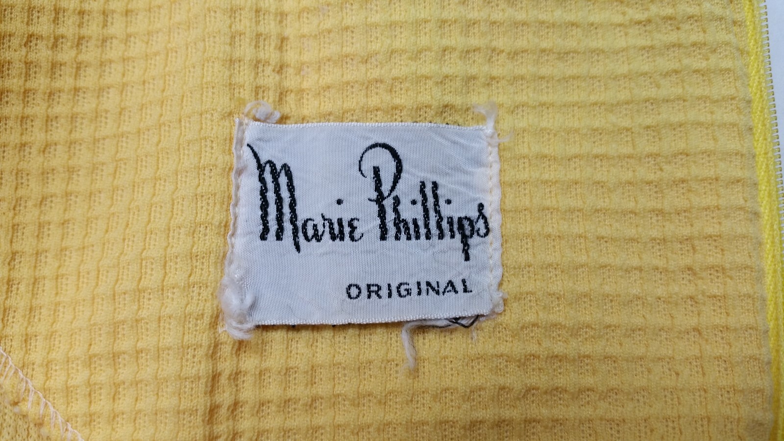 Vintage 1960s MARIE PHILLIPS ORIGINAL Yellow Double Knit Shift Dress – Size XS/S