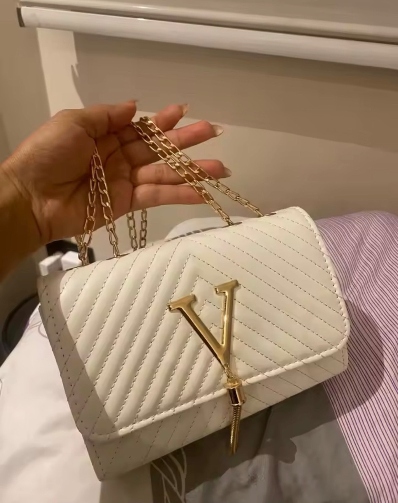 Women Chevron Quilted Chain Crossbody Bag V Logo Tassel Shoulder Flap Handbag