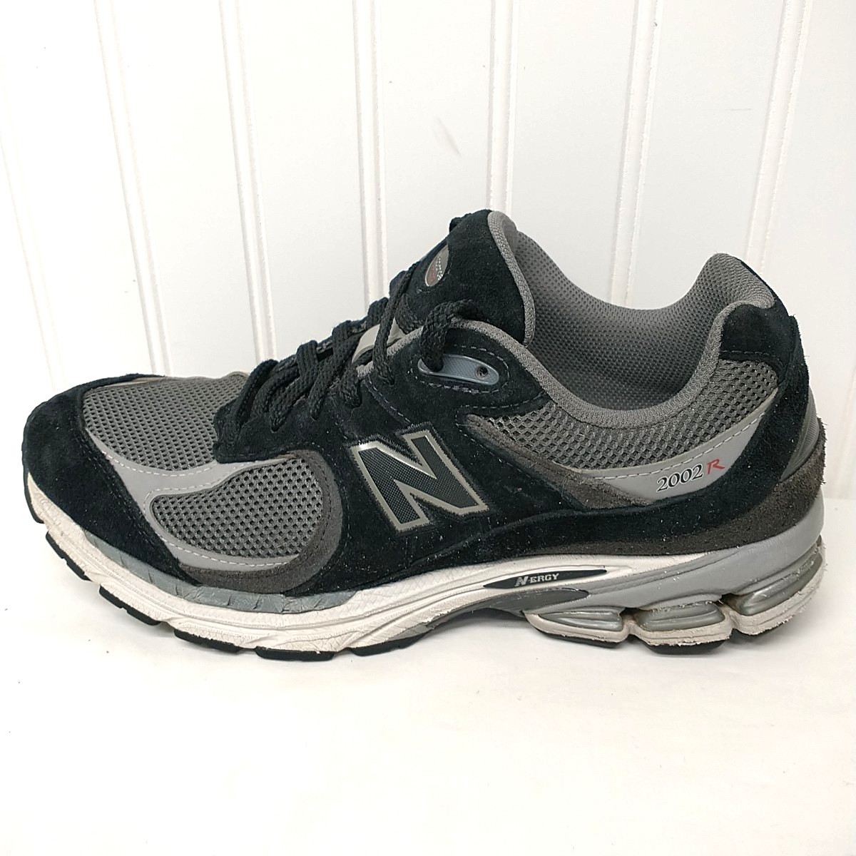 New Balance 2002R Mens size 10 M Slate Grey Black Silver NICE!