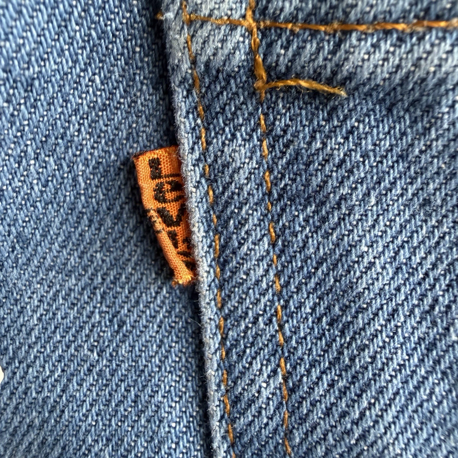 🍒💣 Vintage 80’s Levi’s orange tab regular fit jeans