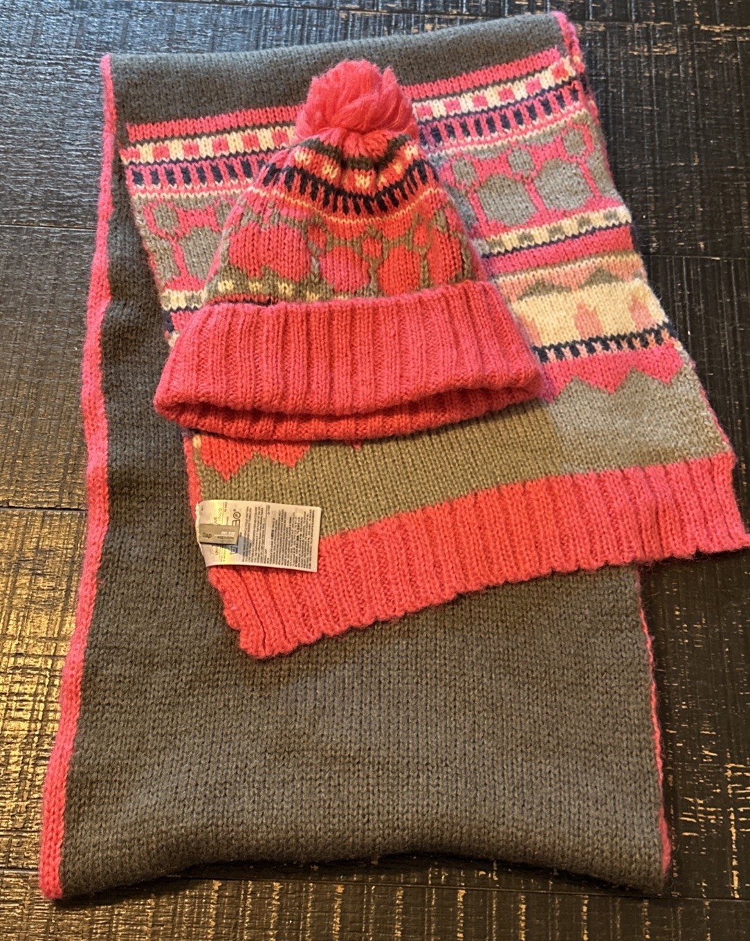 NWOT Gap Pink Scarf Extra Large Reversible Gray 76 in Long 13 In Wide with Hat