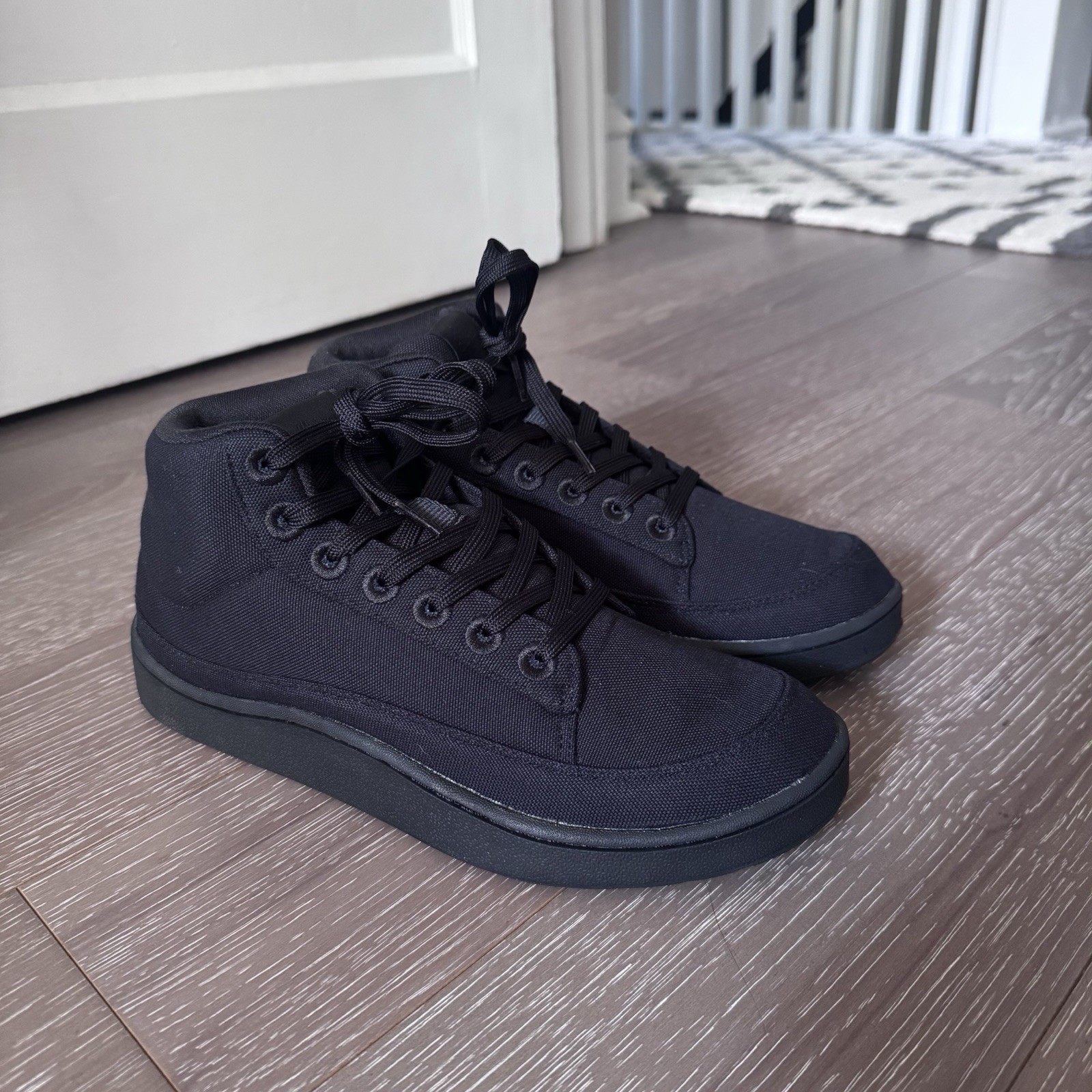Allbirds Canvas Pacer Mid Women’s lightweight cotton sneakers black size 8 NWT