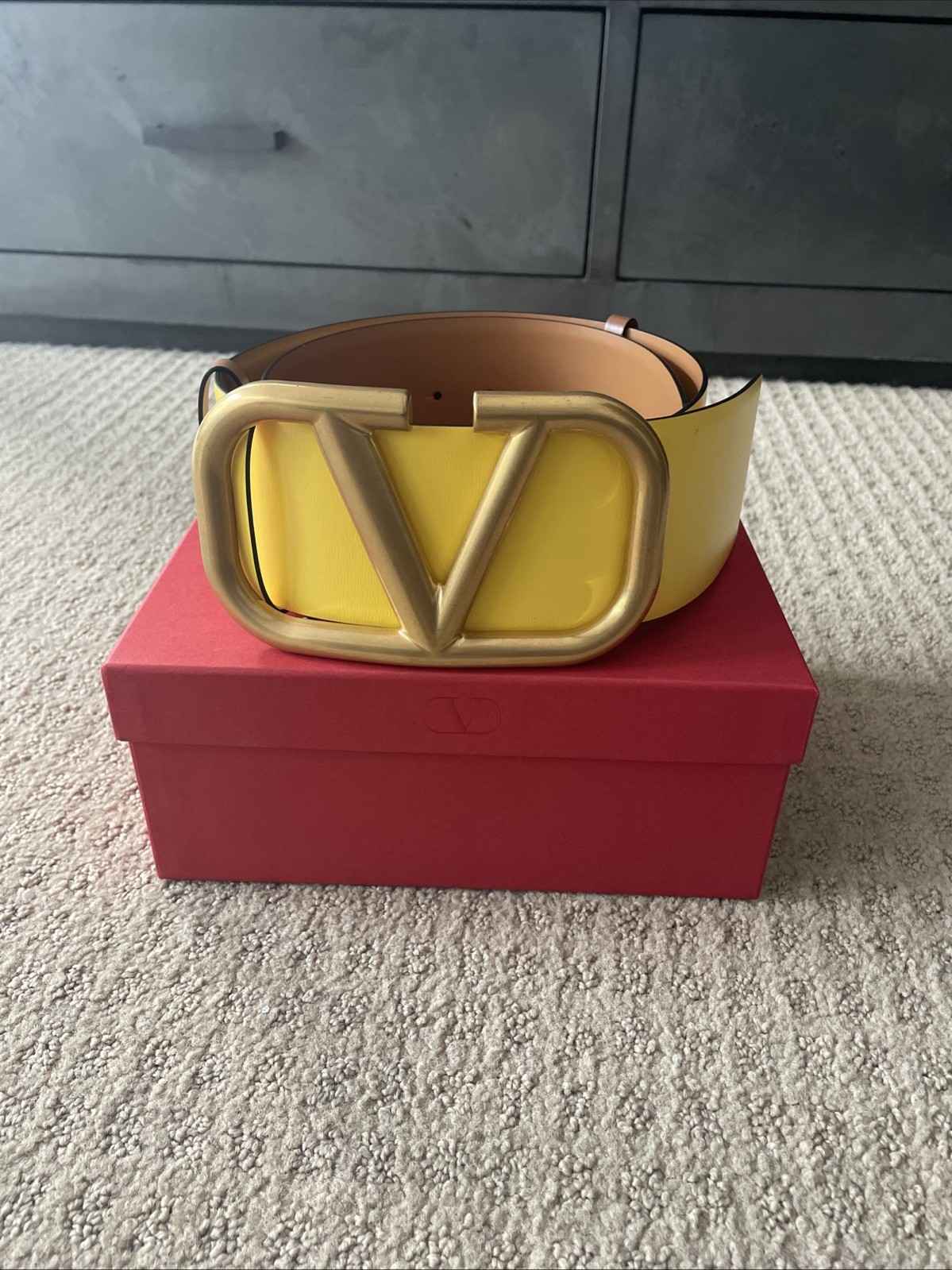 Valentino VLOGO 70mm Wide 2.75” Belt NWT Sz 80 32” Yellow/Brown Reversible