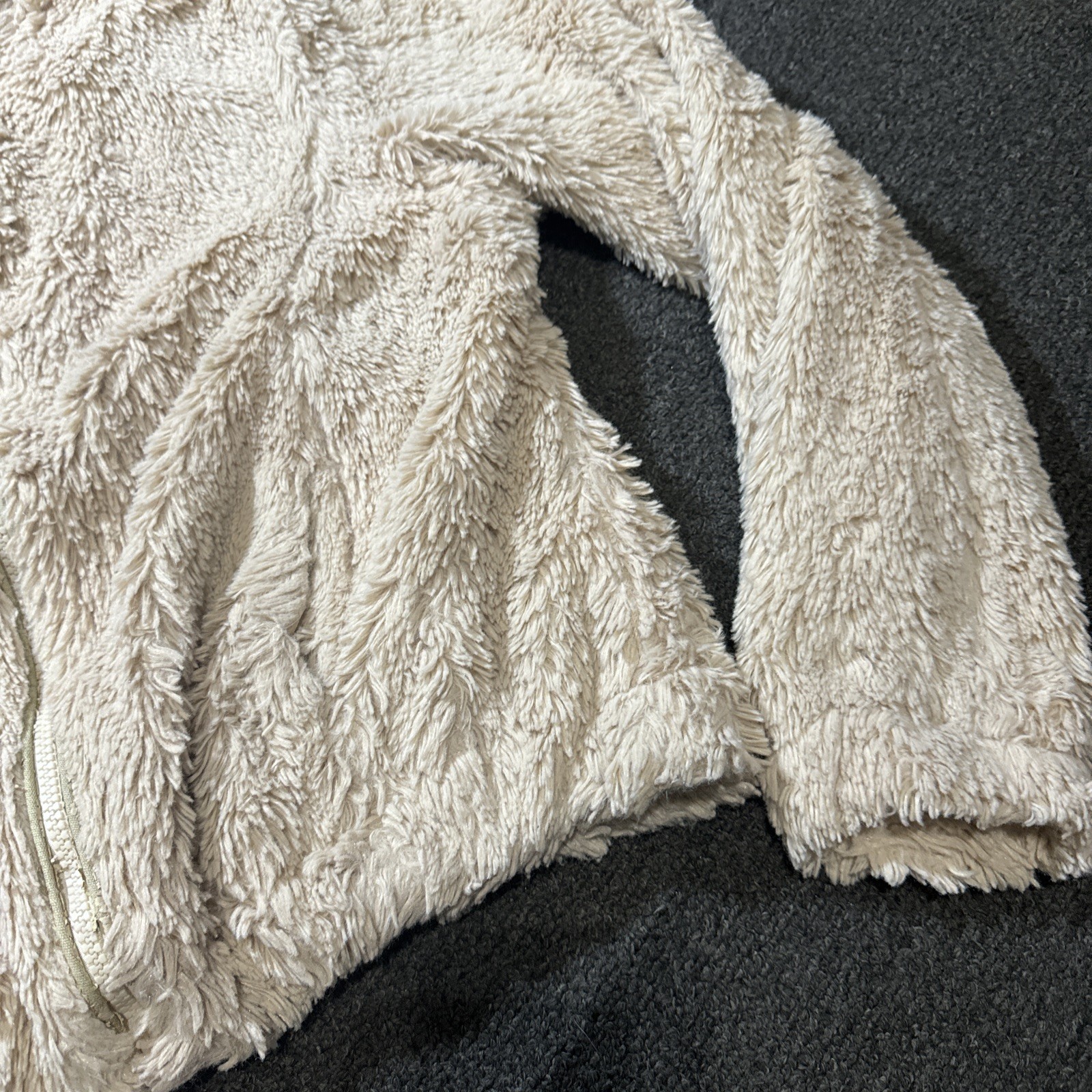 Ambiance Outerwear Women Size Large Beige Fluffy Zip Up Jacket