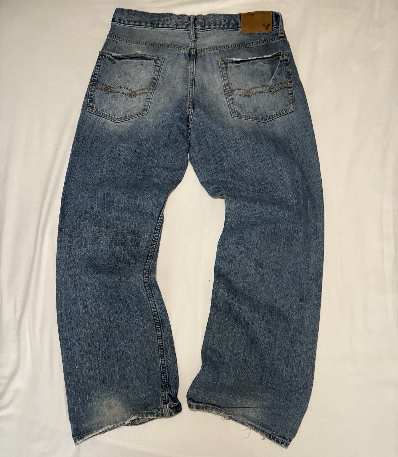 American Eagle Men’s Blue Light Wash Denim Jeans Bootcut Mid Rise 5-Pocket