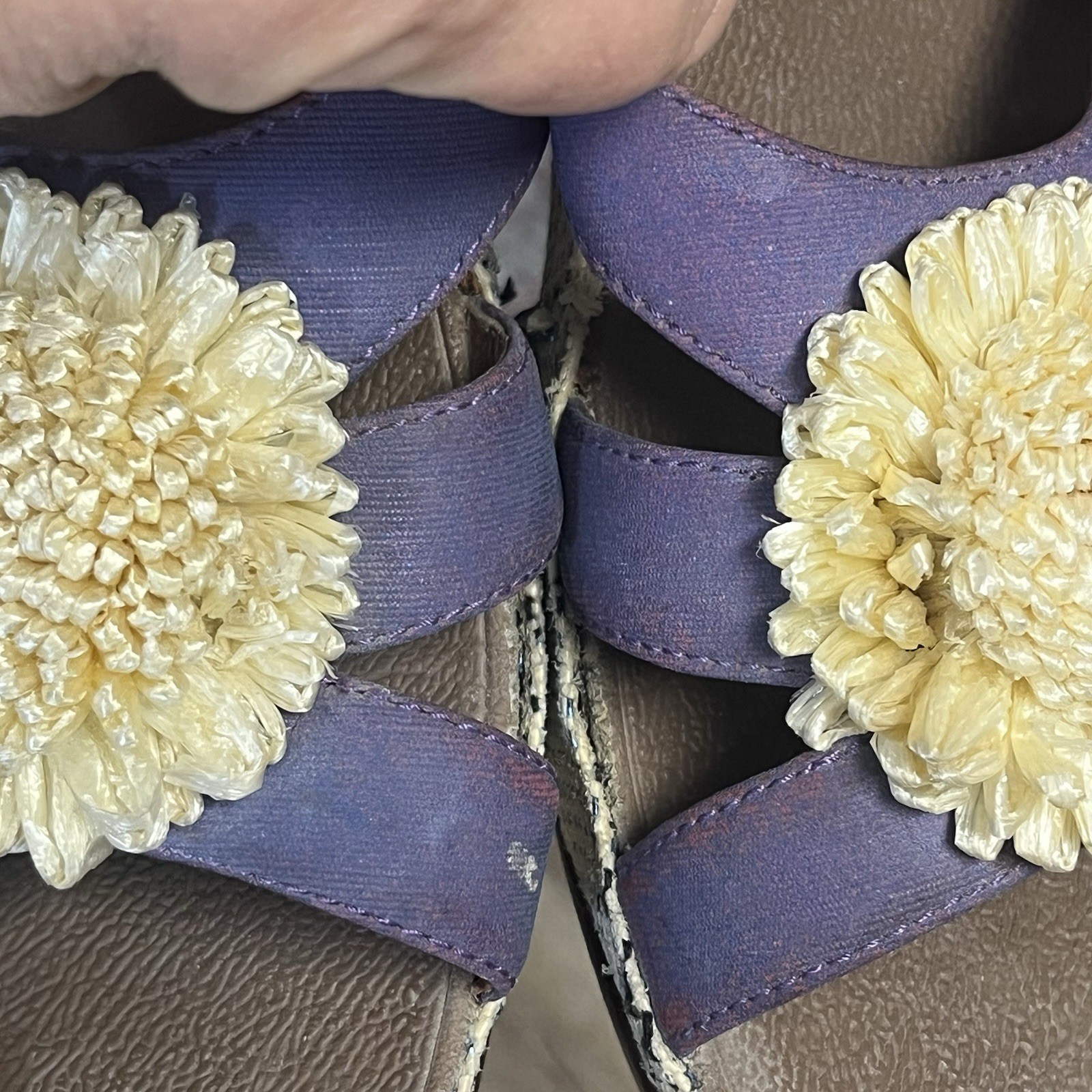 “FITFLOPS” Purple Pink Thong Sandals Slip on Floral Flower Women’s Sz 8