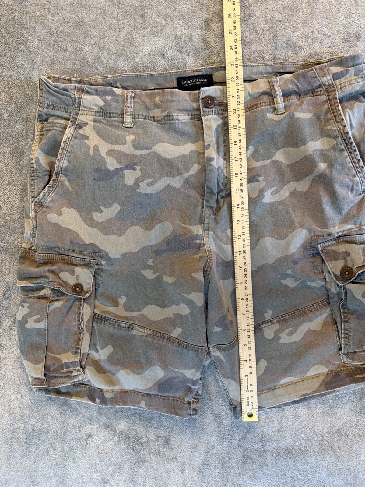 American Eagle Cargo shorts Men’s 42 Woodland Camo Next Level Flex Classic Y2K