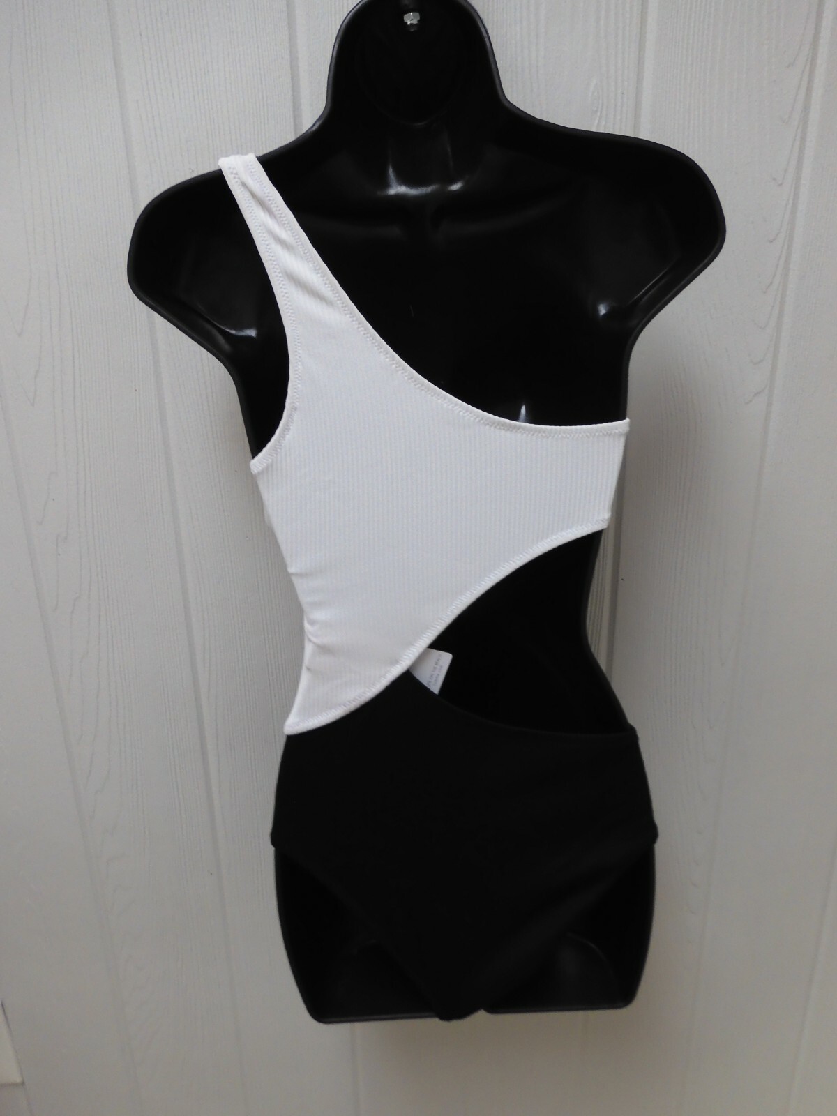 Cupshe Black and White Color Block 1 Piece Cut Out Bathing Suit Monokini Size S