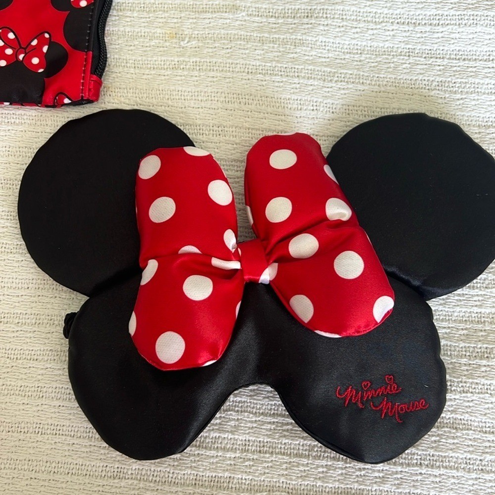 Minnie mouse sleep mask with bow