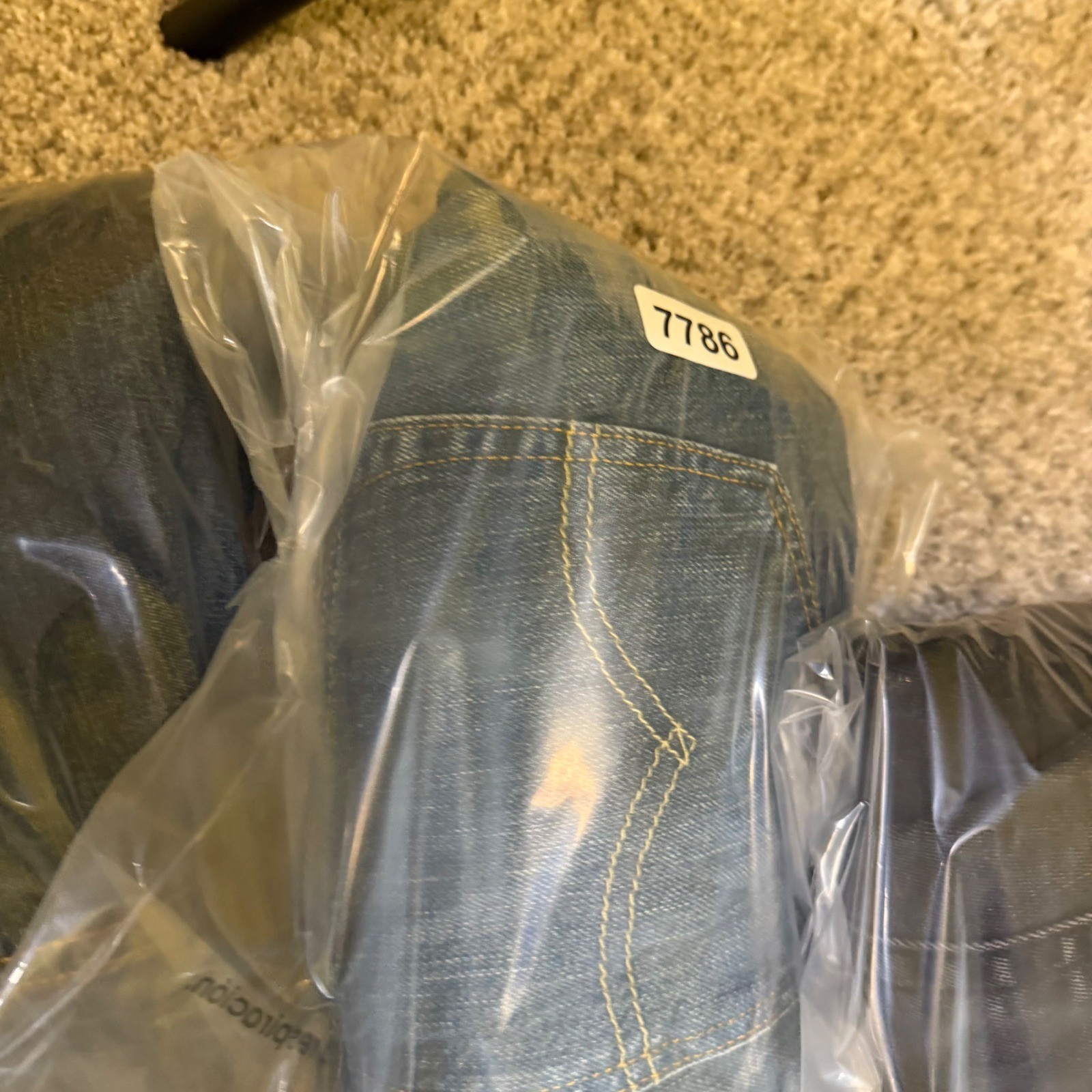 Levis 501 Original Fit Jeans Mens 33 Medium Wash Blue Button Fly Straight Leg