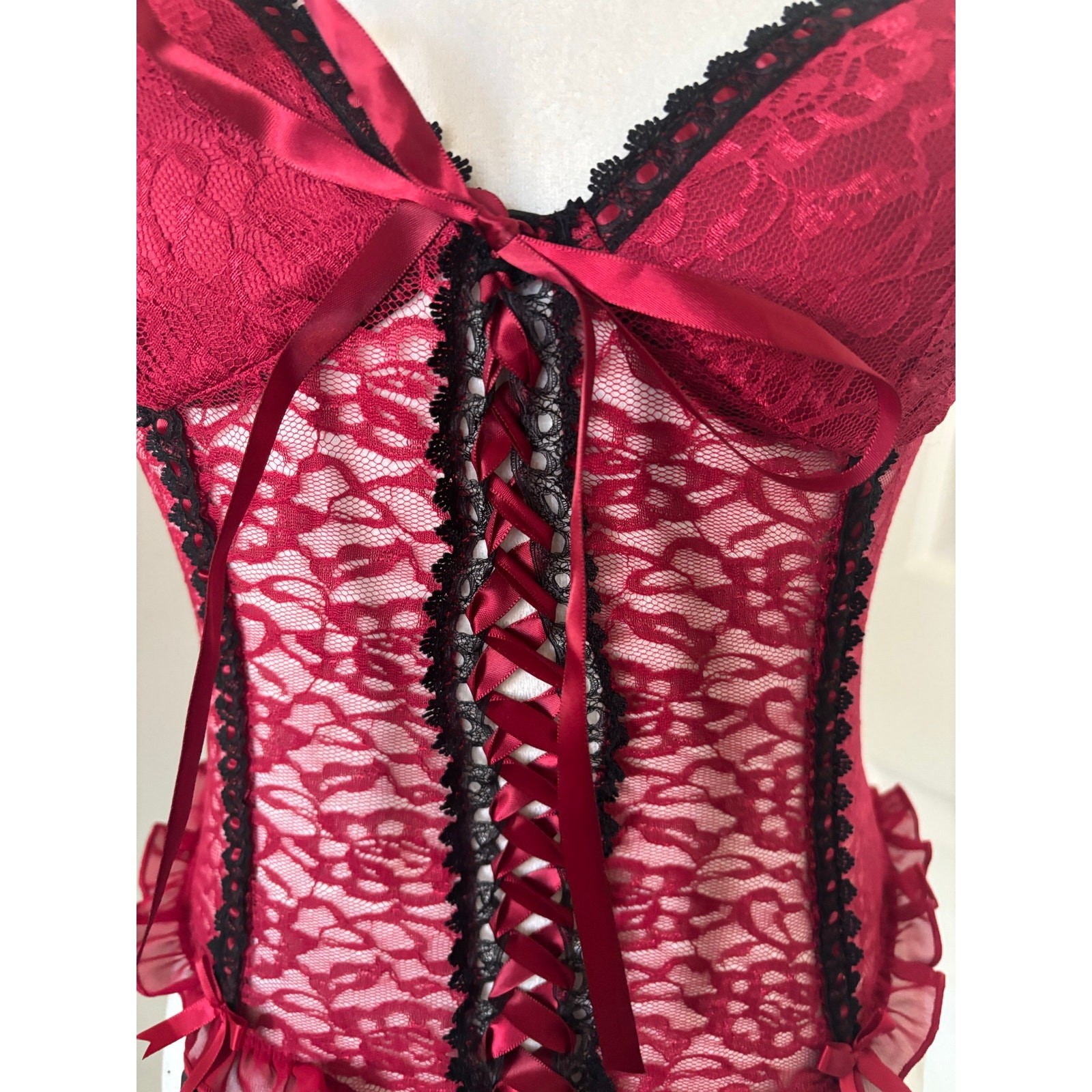 Cinema Etoile Seductive Wear Red & Black Lace Corset & Thong Medium Garter Hooks