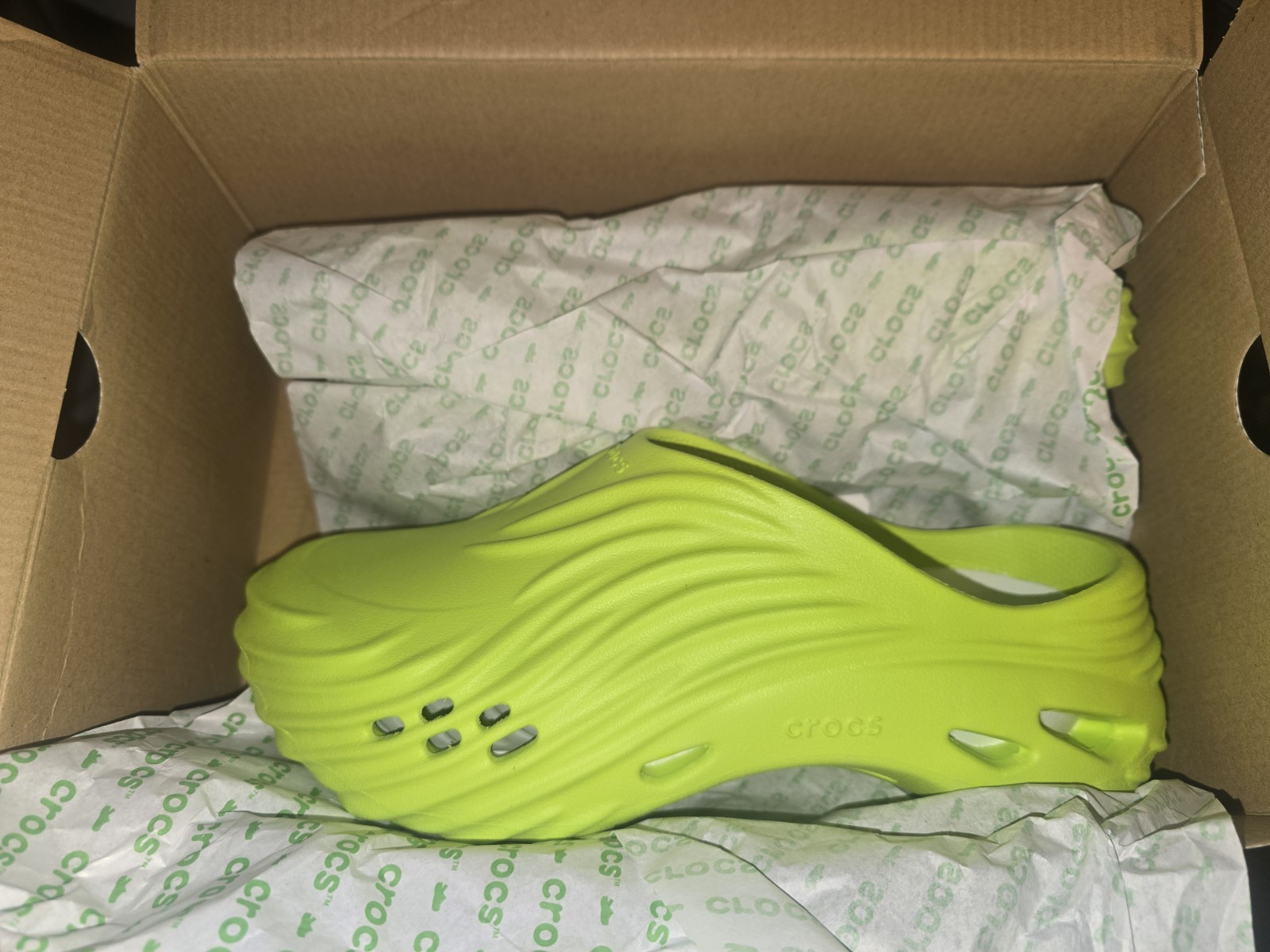Crocs Echo Wave Lime Punch Volt Sz.9M / 11W