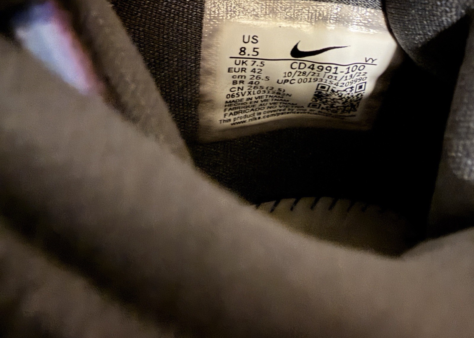 Size 8.5- Kobe 5 Protro 2020 Chaos