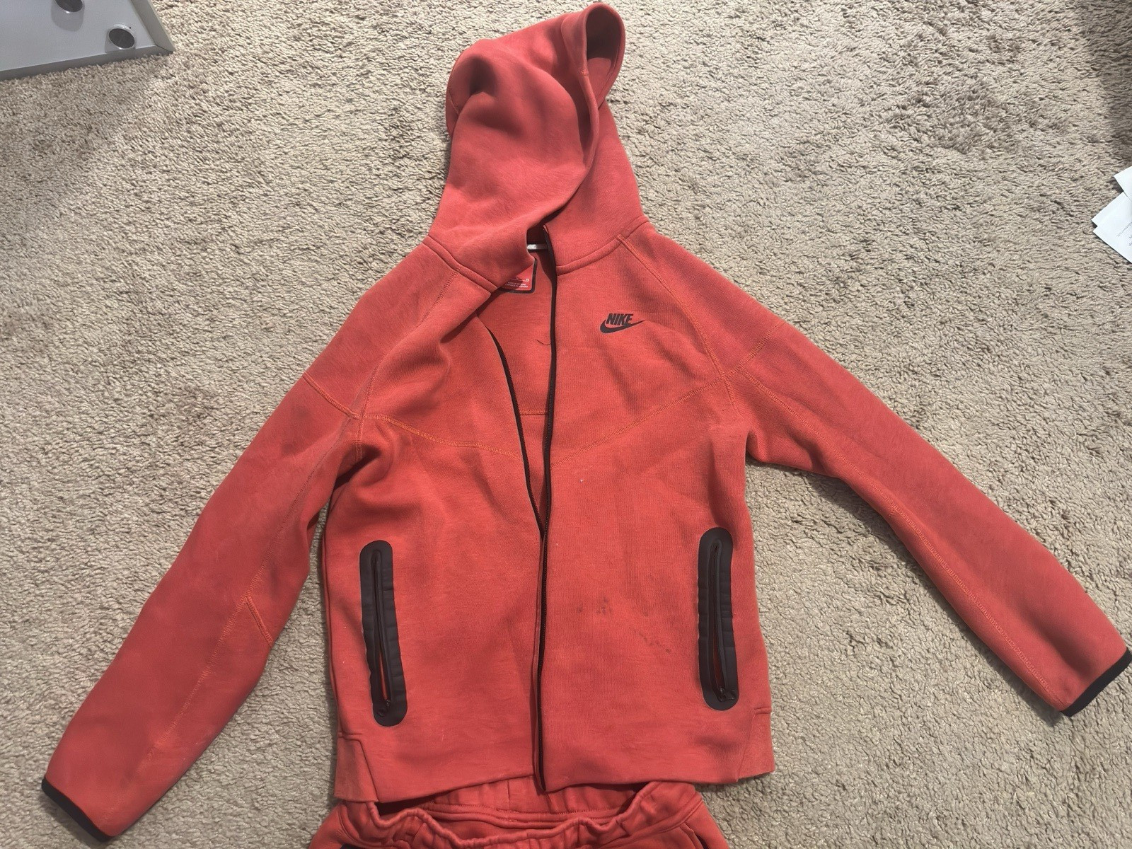 Used Boys red XL Nike Tech hoodie and Large pants Sweatsuit Set