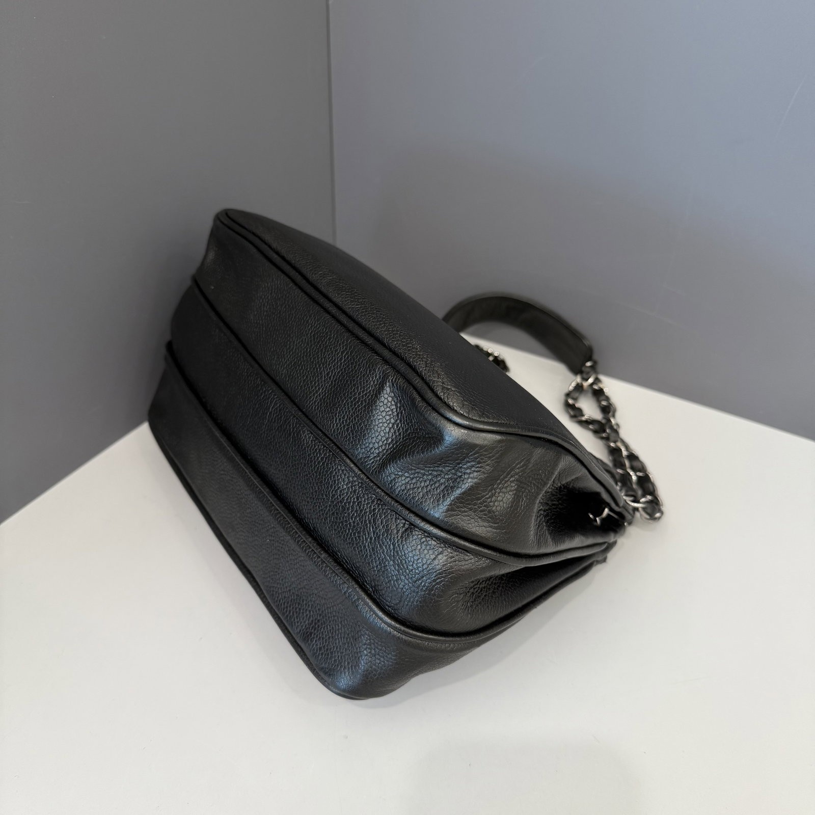 Chanel Quilted Flap Bag Black Grained Calfskin (kc033026b9)
