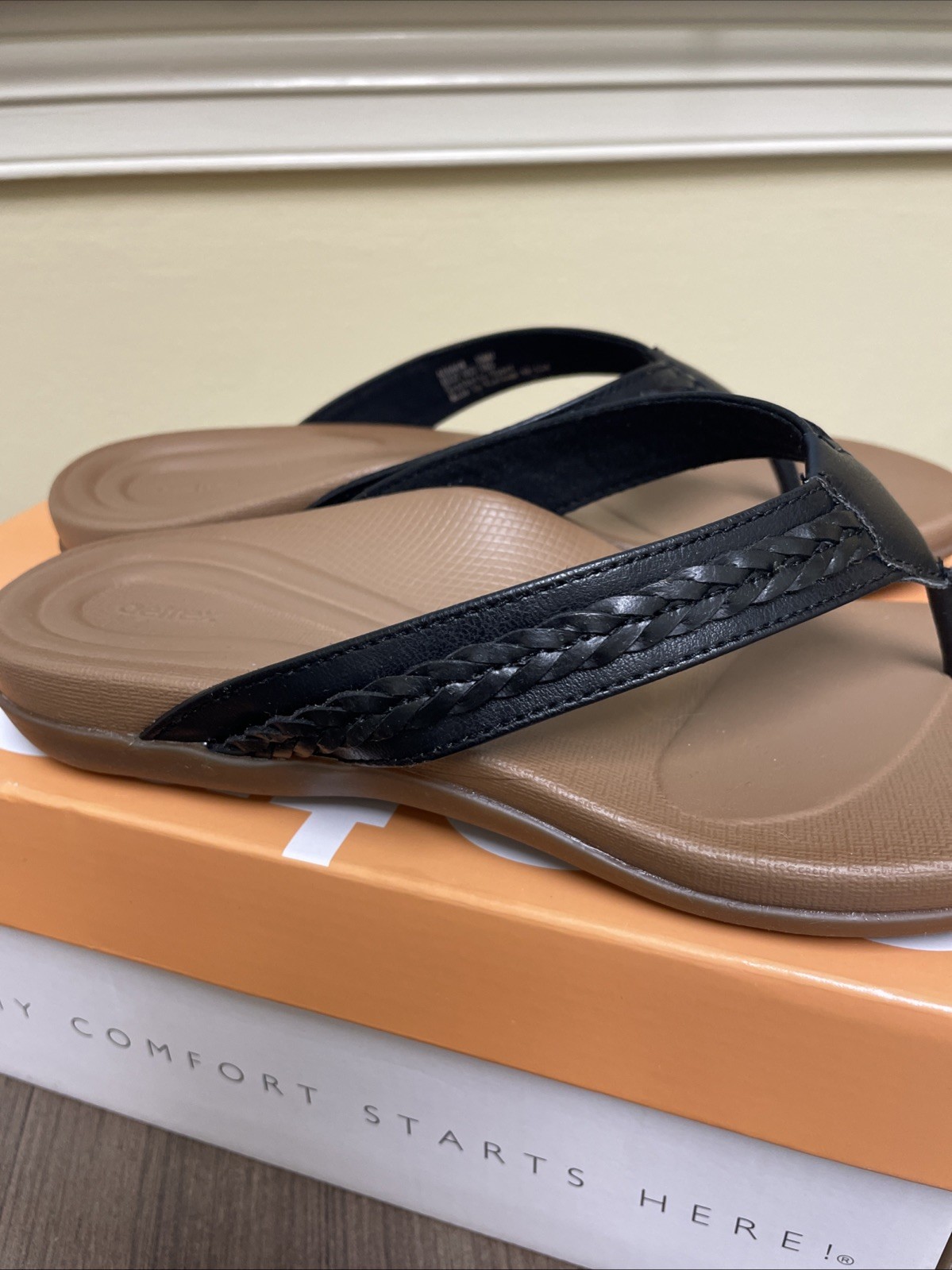 Aetrex Black Woven Thong Sandals Emmy AE680 NIB Size 7