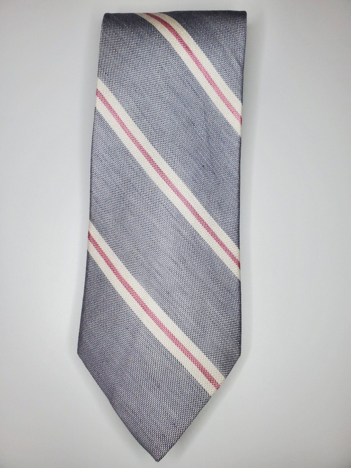 Merona Tie / Gray Striped / 56% Silk – 44% Linen / L-58in & W-3.25in